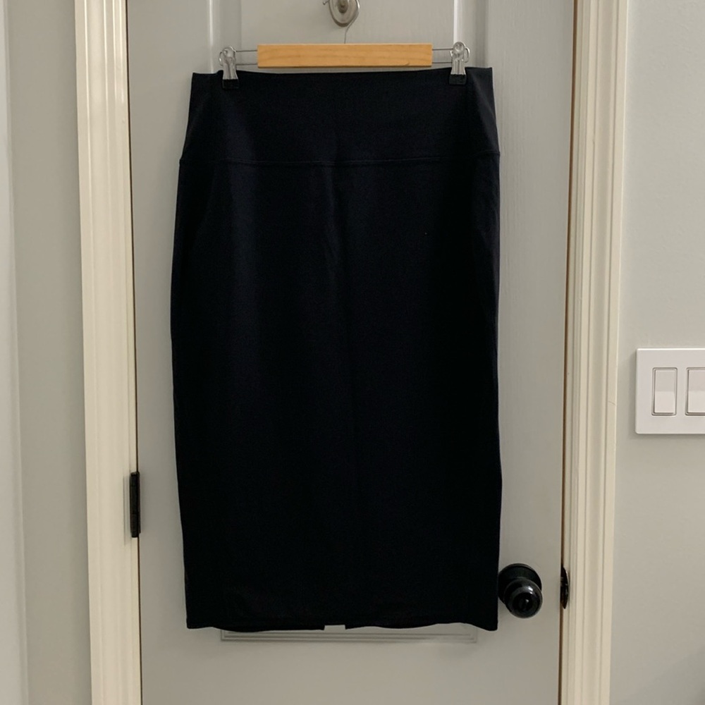 Lululemon Nulu Slim-Fit High Rise Skirt Black Size 14 Like New